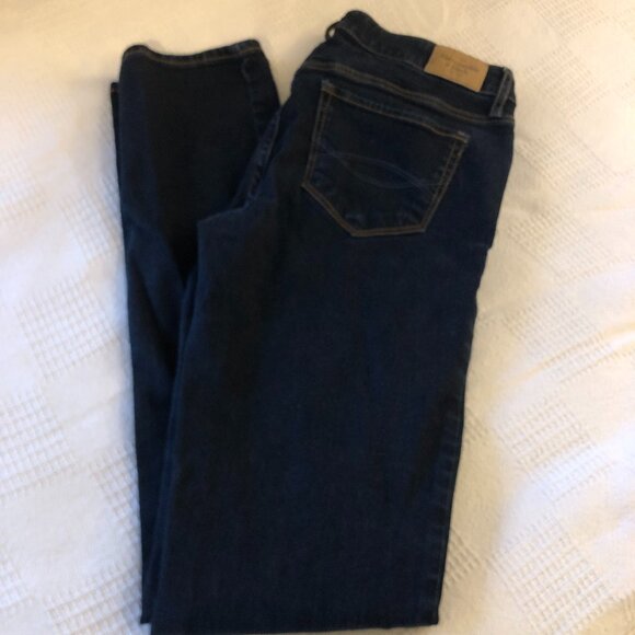 ABERCROMBIE & FITCH Boot Cut Low Rise Denim Jeans Women's Size 4R B83 - Picture 1 of 14